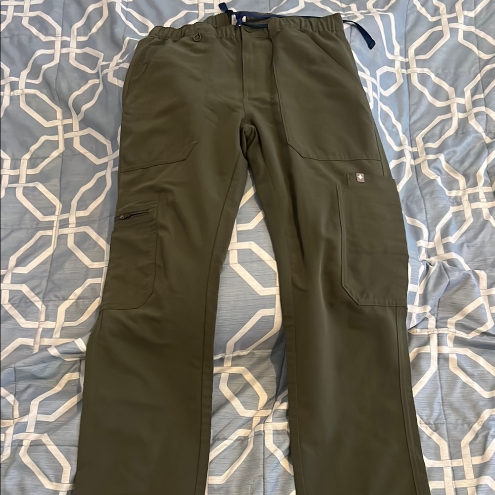 Figs Cairo Cargo Scrub Pants